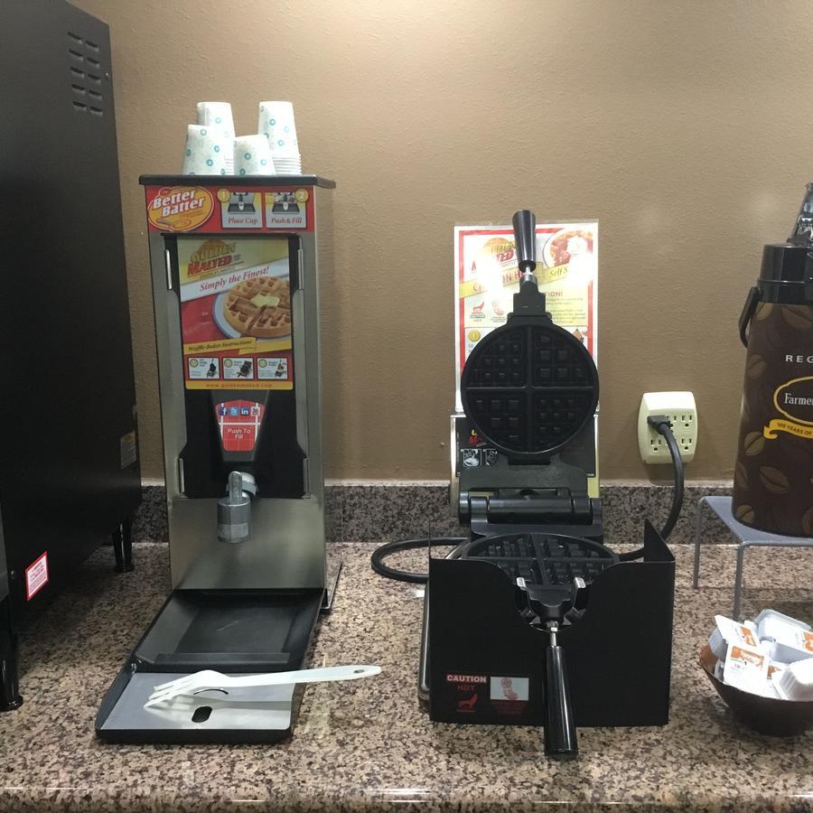 Отель Super 8 By Wyndham Fairfield Tx Экстерьер фото